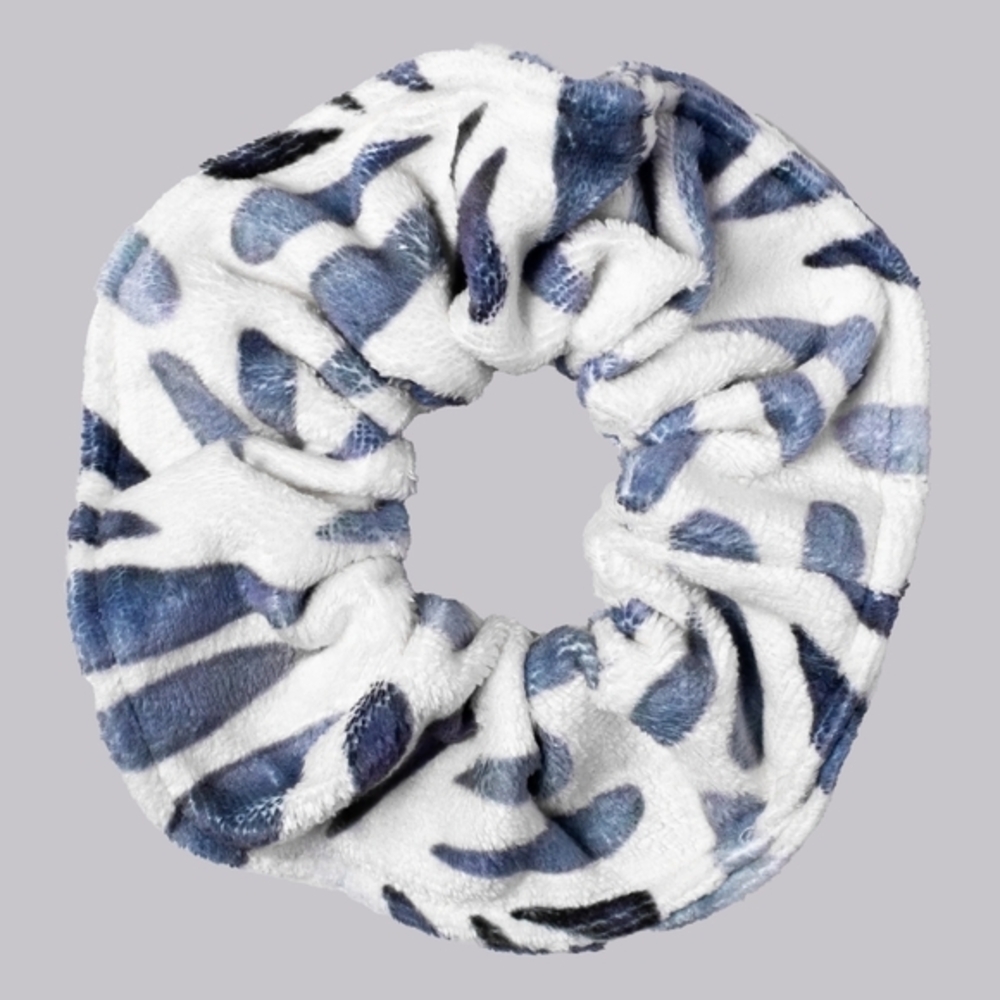 Soft & absorbent scrunchie speeds‎ up your hair drying time and reduces frizz